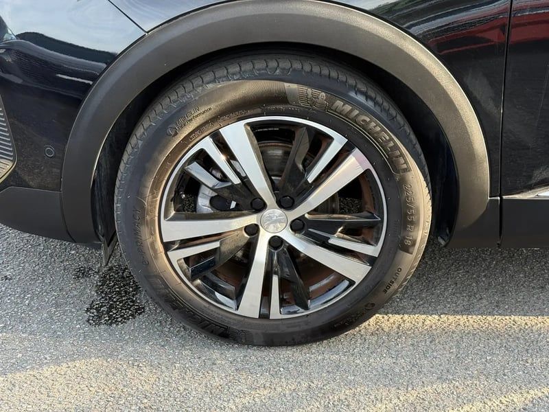 Photo de la voiture PEUGEOT 3008 PureTech 130ch S&S BVM6 GT