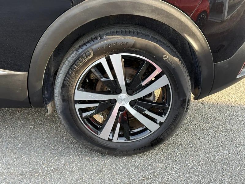 Photo de la voiture PEUGEOT 3008 PureTech 130ch S&S BVM6 GT