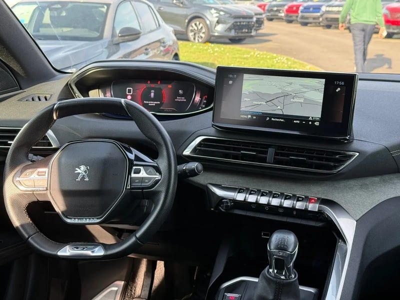 Photo de la voiture PEUGEOT 3008 PureTech 130ch S&S BVM6 GT