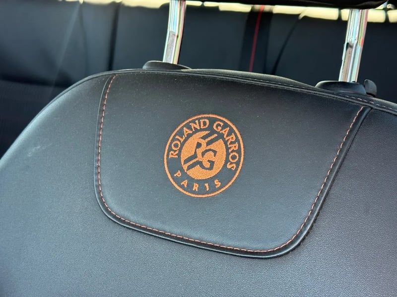 Photo de la voiture PEUGEOT 208 1.2 PureTech 110ch S&S EAT6 Roland Garros