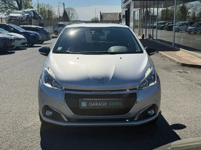 Photo de la voiture PEUGEOT 208 1.2 PureTech 110ch S&S EAT6 Roland Garros