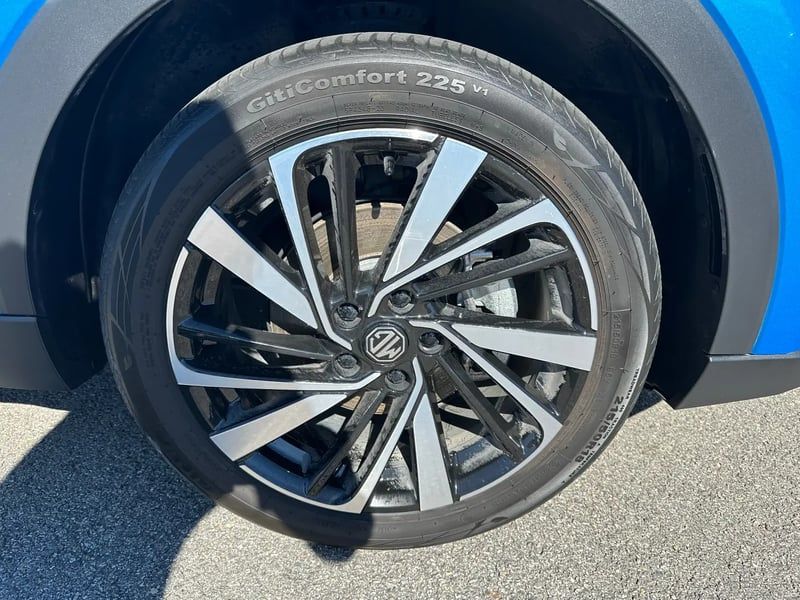 Photo de la voiture MG ZS 1.5 L Hybrid+ 197 ch Luxury