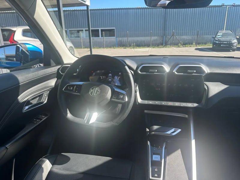 Photo de la voiture MG ZS 1.5 L Hybrid+ 197 ch Luxury