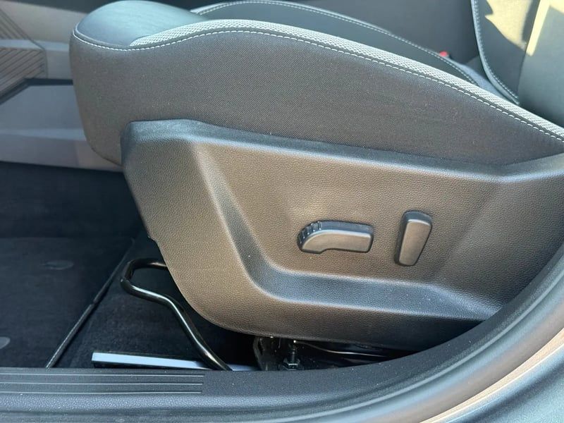 Photo de la voiture DACIA BIGSTER HYBRID 155 Journey