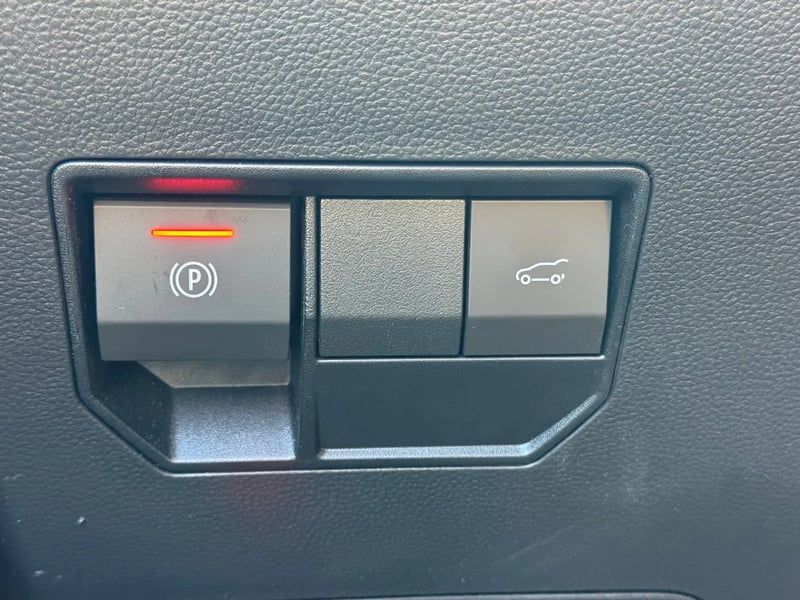 Photo de la voiture DACIA BIGSTER HYBRID 155 Journey