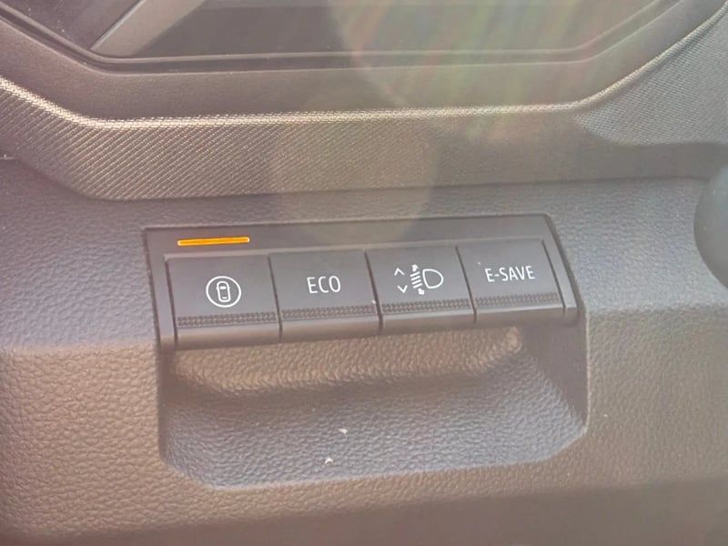 Photo de la voiture DACIA BIGSTER HYBRID 155 Journey