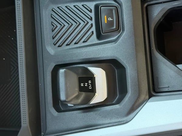 Photo de la voiture DACIA BIGSTER HYBRID 155 Journey