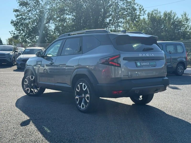Photo de la voiture DACIA BIGSTER HYBRID 155 Journey