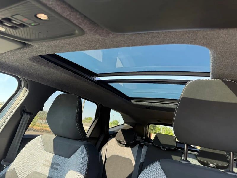 Photo de la voiture DACIA BIGSTER HYBRID 155 Journey