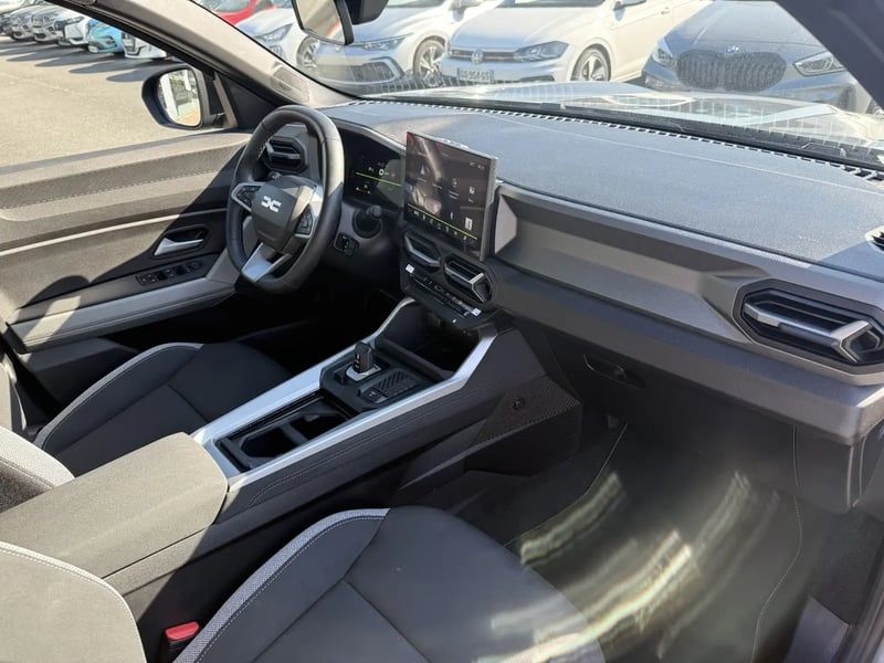 Photo de la voiture DACIA BIGSTER HYBRID 155 Journey