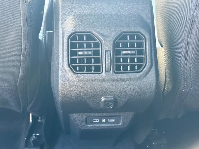 Photo de la voiture DACIA BIGSTER HYBRID 155 Journey