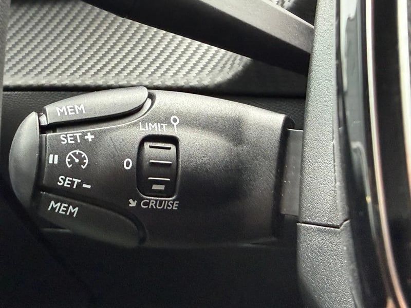 Photo de la voiture PEUGEOT 208 100 S&S BVM6 Allure
