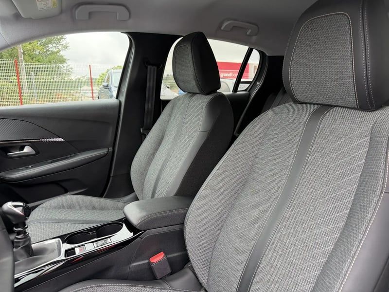 Photo de la voiture PEUGEOT 208 100 S&S BVM6 Allure