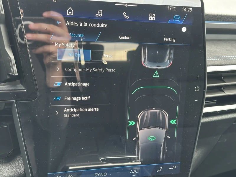 Photo de la voiture RENAULT AUSTRAL E-Tech full hybrid 200 GSR2 Techno esprit Alpine