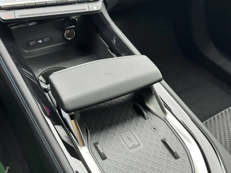 Photo de la voiture RENAULT AUSTRAL E-Tech full hybrid 200 GSR2 Techno esprit Alpine