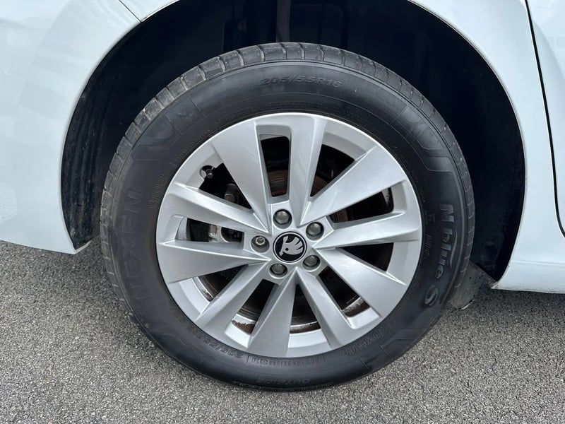Photo de la voiture SKODA SCALA 1.0 TSI Evo 2 116 ch BVM6 Selection