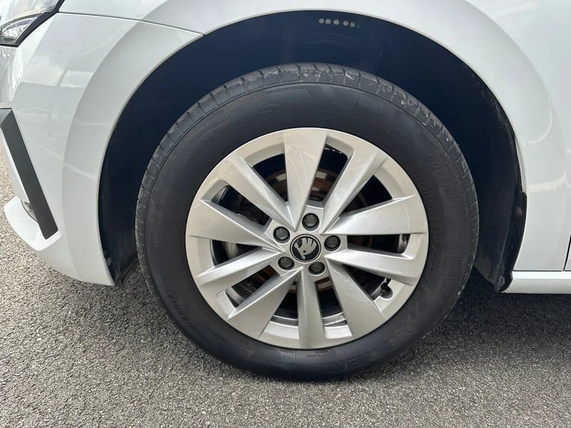 Photo de la voiture SKODA SCALA 1.0 TSI Evo 2 116 ch BVM6 Selection