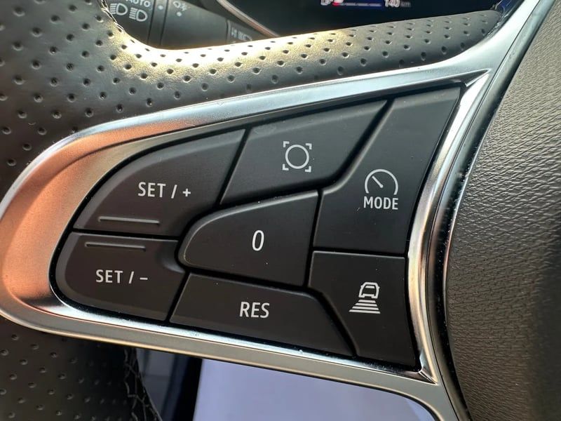 Photo de la voiture RENAULT SYMBIOZ E-Tech full hybrid 145 Iconic