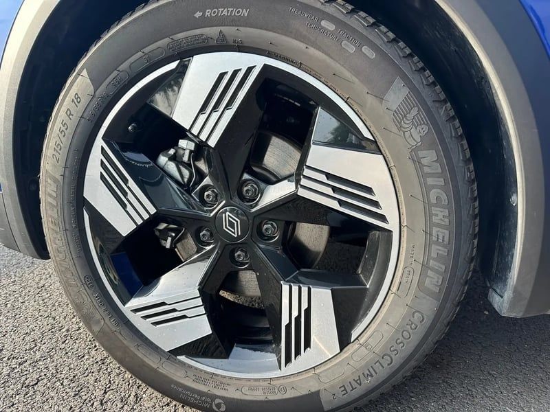 Photo de la voiture RENAULT SYMBIOZ E-Tech full hybrid 145 Iconic