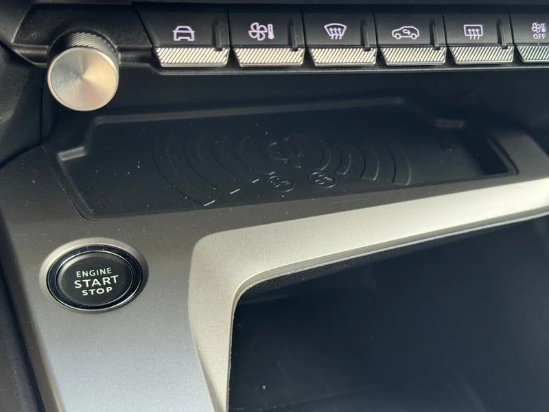 Photo de la voiture PEUGEOT 308 PureTech 130ch S&S BVM6 Allure