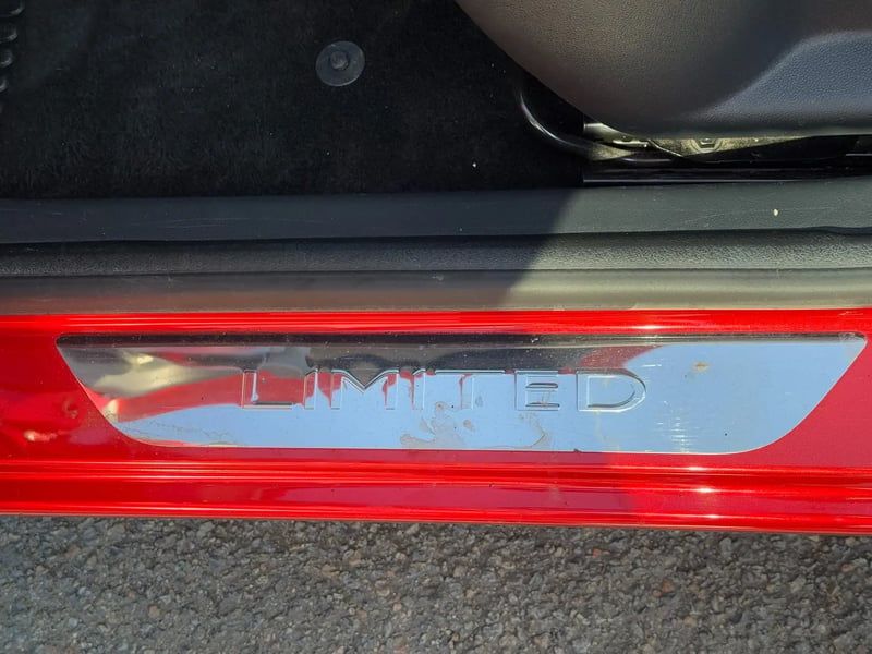 Photo de la voiture RENAULT CLIO IV ESTATE Estate dCi 90 Energy Limited