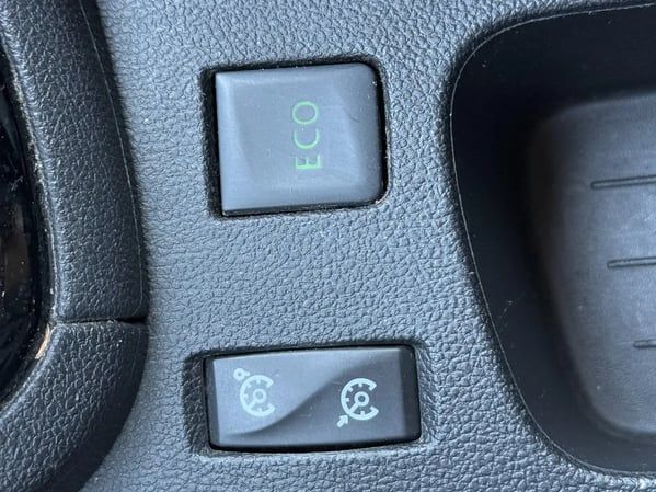 Photo de la voiture RENAULT CLIO IV ESTATE Estate dCi 90 Energy Limited