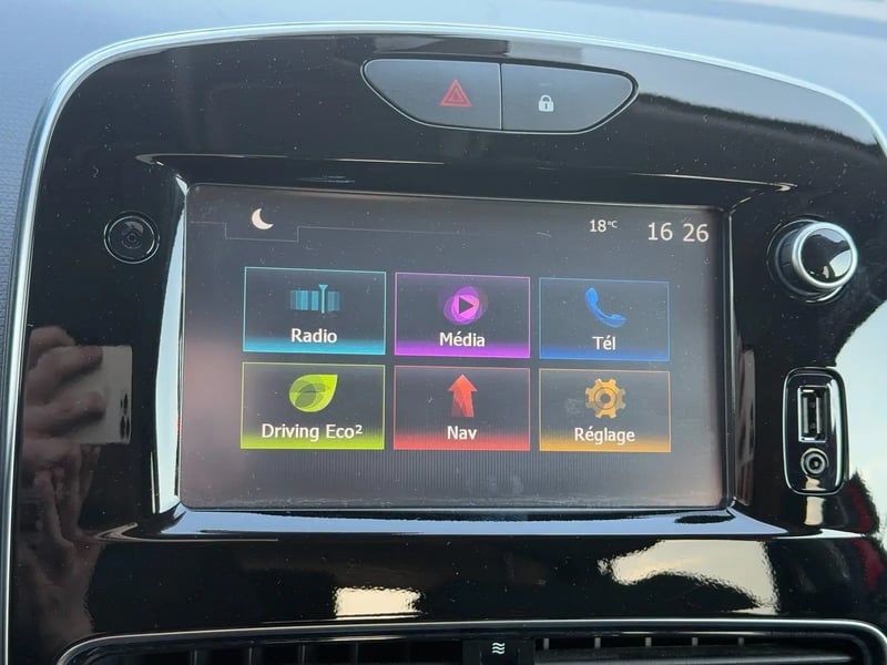 Photo de la voiture RENAULT CLIO IV ESTATE Estate dCi 90 Energy Limited