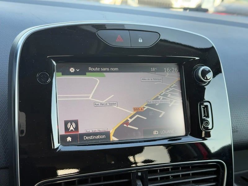 Photo de la voiture RENAULT CLIO IV ESTATE Estate dCi 90 Energy Limited