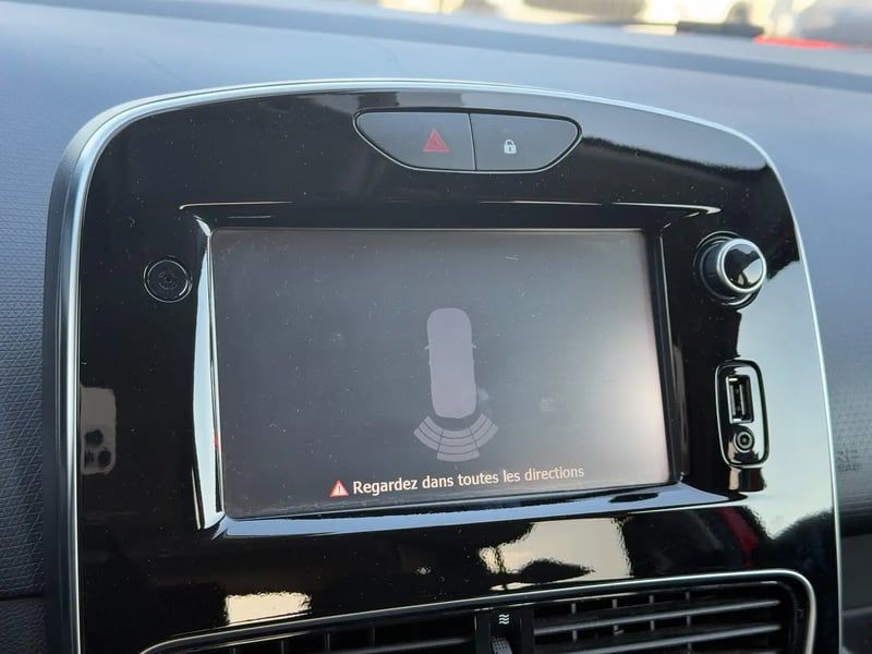 Photo de la voiture RENAULT CLIO IV ESTATE Estate dCi 90 Energy Limited