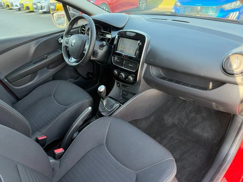 Photo de la voiture RENAULT CLIO IV ESTATE Estate dCi 90 Energy Limited