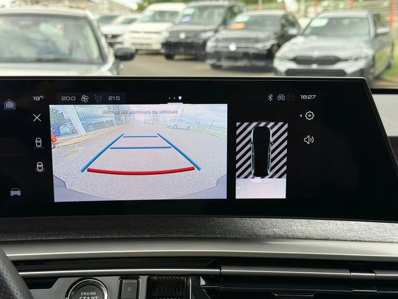 Photo de la voiture PEUGEOT 5008 Hybrid 145 ch e-DCS6 GT