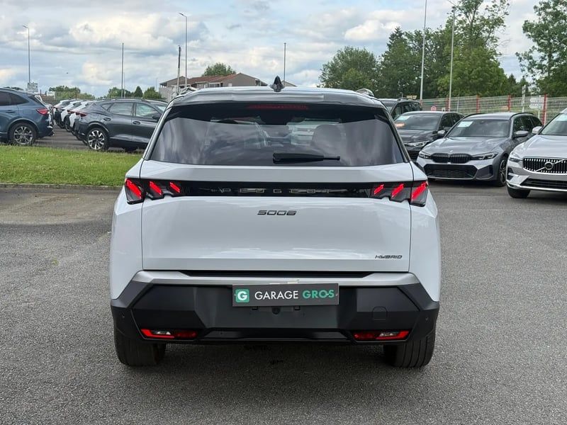 Photo de la voiture PEUGEOT 5008 Hybrid 145 ch e-DCS6 GT