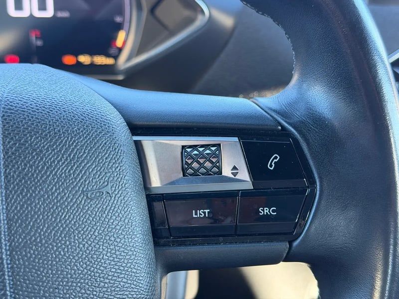 Photo de la voiture DS DS 3 CROSSBACK DS3 Crossback PureTech 100 BVM6 Chic