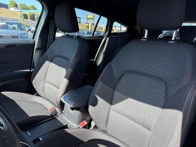 Photo de la voiture FORD FOCUS SW 1.0 EcoBoost 125 S&S mHEV ST-Line X