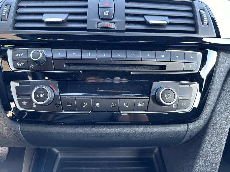Photo de la voiture BMW SERIE 3 TOURING F31 LCI Touring 330d 258 ch M Sport A