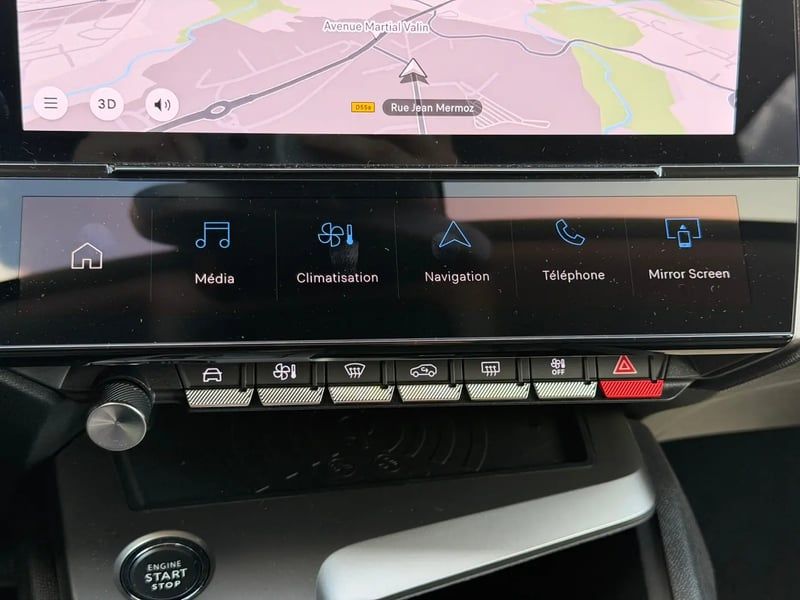 Photo de la voiture PEUGEOT 308 SW Hybrid 145 e-DCS6 Allure
