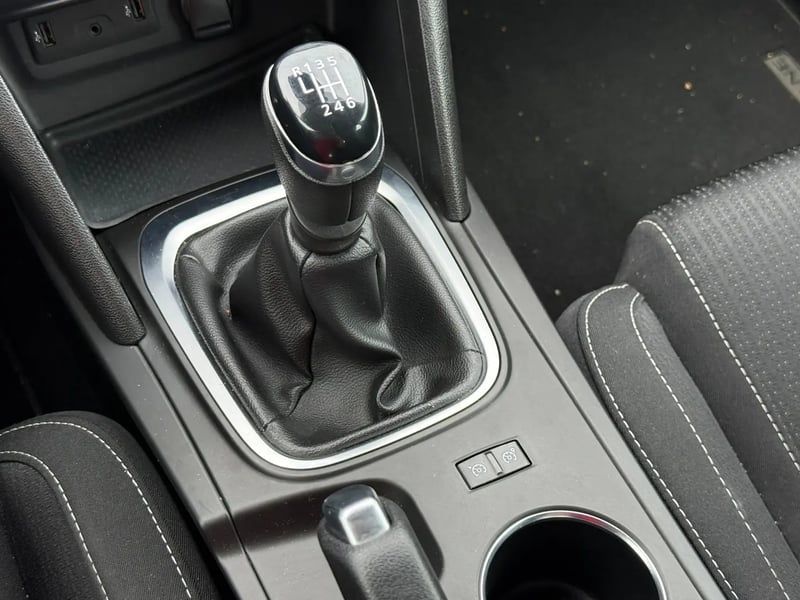 Photo de la voiture RENAULT MEGANE IV BERLINE BUSINESS Blue dCi 115 Business