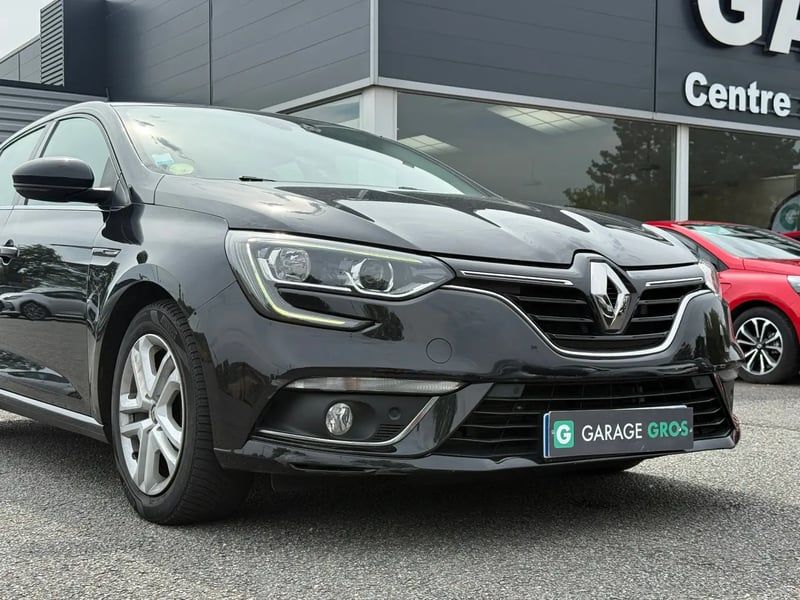 Photo de la voiture RENAULT MEGANE IV BERLINE BUSINESS Blue dCi 115 Business