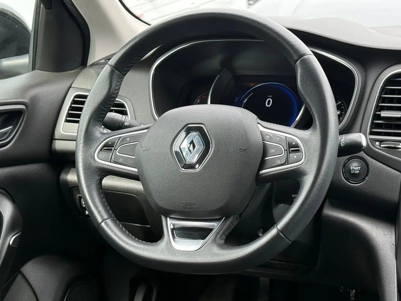 Photo de la voiture RENAULT MEGANE IV BERLINE BUSINESS Blue dCi 115 Business