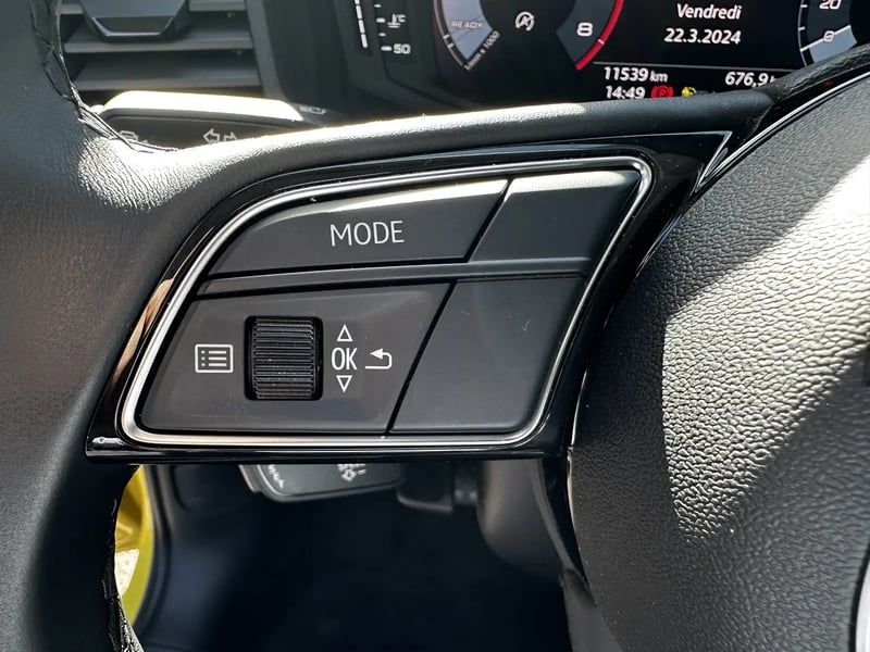 Photo de la voiture AUDI A1 ALLSTREET 35 TFSI 150 ch Design - 5P