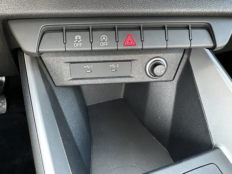 Photo de la voiture AUDI A1 ALLSTREET 35 TFSI 150 ch Design - 5P