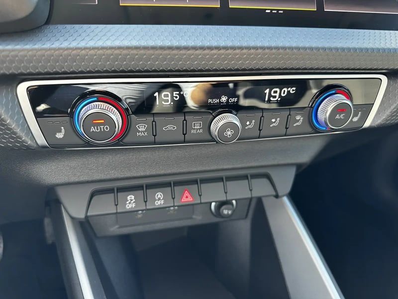 Photo de la voiture AUDI A1 ALLSTREET 35 TFSI 150 ch Design - 5P