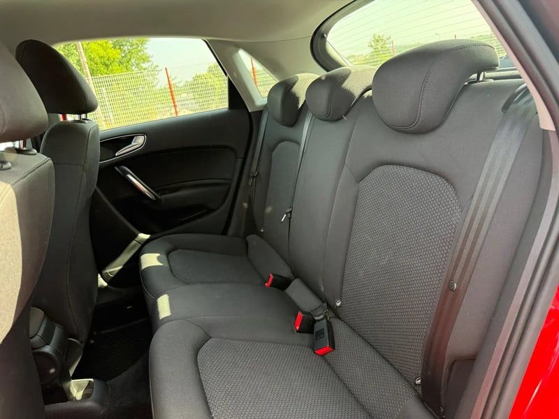 Photo de la voiture AUDI A1 SPORTBACK 1.6 TDI 116