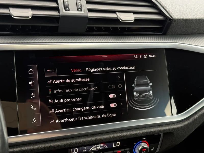 Photo de la voiture AUDI Q3 35 TDI 150 ch S tronic 7 Design Luxe