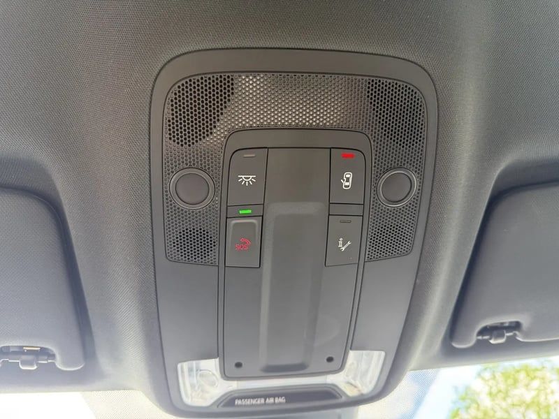 Photo de la voiture AUDI Q3 35 TDI 150 ch S tronic 7 Design Luxe