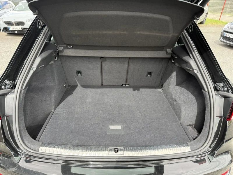 Photo de la voiture AUDI Q3 35 TDI 150 ch S tronic 7 Design Luxe