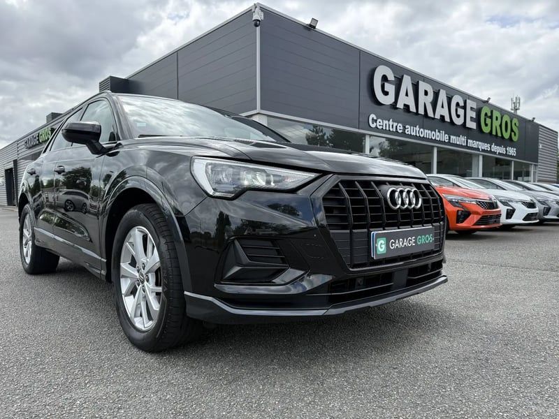 Photo de la voiture AUDI Q3 35 TDI 150 ch S tronic 7 Design Luxe