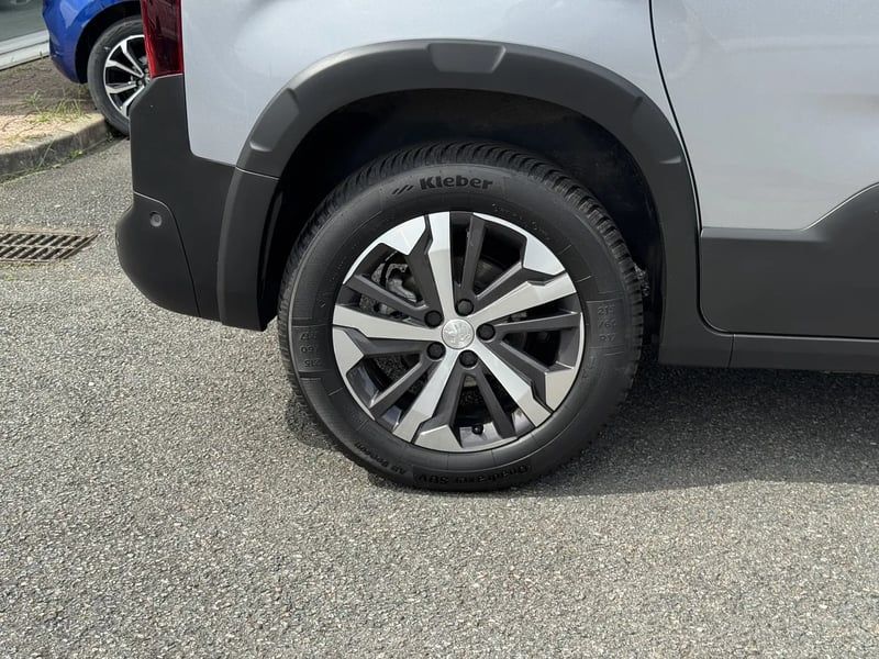 Photo de la voiture PEUGEOT RIFTER Standard BlueHDi 130 S&S BVM6 5pl GT