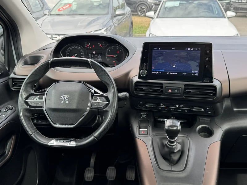 Photo de la voiture PEUGEOT RIFTER Standard BlueHDi 130 S&S BVM6 5pl GT