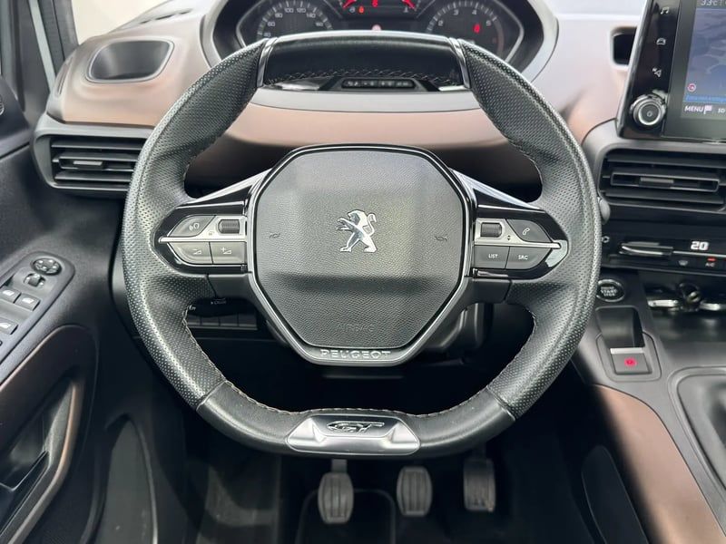 Photo de la voiture PEUGEOT RIFTER Standard BlueHDi 130 S&S BVM6 5pl GT